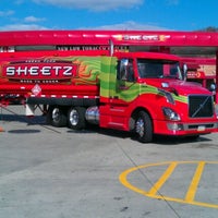 Photo taken at SHEETZ by Jahy T. on 11/6/2012