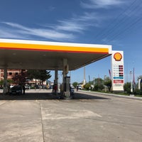 Photo taken at Shell by Seray E. on 5/20/2019