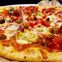 3/16/2017 tarihinde Ryan L.ziyaretçi tarafından Mod Pizza'de çekilen fotoğraf