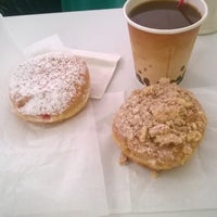 Foto tirada no(a) Peter Pan Donut &amp;amp; Pastry Shop por BLL em 7/23/2016