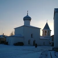 Photo taken at Церковь Покрова Богородицы От Торгу by sasha s. on 1/18/2014