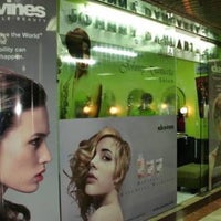 Review Johnny Danuarta Salon