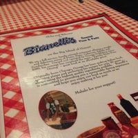 3/29/2013 tarihinde Elizabeth R.ziyaretçi tarafından Bianelli&amp;#39;s Gourmet Pizza &amp;amp; Pasta'de çekilen fotoğraf