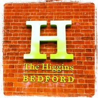 Photo prise au The Higgins Bedford par Emma G. le6/21/2013