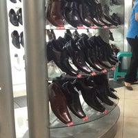 Review Istana Sepatu