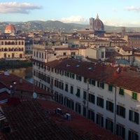 Снимок сделан в Palazzo Magnani Feroni, all Suites пользователем Sofia B. 9/12/2013