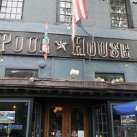 รูปภาพถ่ายที่ The Pour House โดย Jason H. เมื่อ 6/16/2013