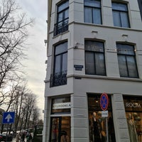 Photo taken at 9 Straatjes by Ⴆɾσʂʂ_ɱ on 12/29/2023