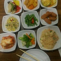 Photo taken at 아리랑 Shogun Korean / Japanese / Thai Restaurant by Yvonne Ivory Joy N. on 10/27/2016