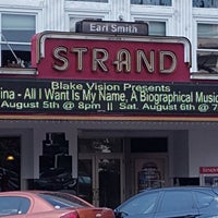 รูปภาพถ่ายที่ Earl Smith Strand Theatre โดย Brenda D. เมื่อ 7/21/2017