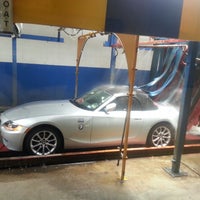 รูปภาพถ่ายที่ Regency Car Wash โดย AndreaWalen.com เมื่อ 6/30/2014