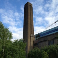 Photo taken at Tate Modern by Scott C. on 5/19/2013