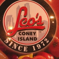 Foto scattata a Leo&amp;#39;s Coney Island da Jenn K. il 10/4/2012