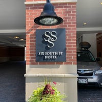 Das Foto wurde bei Six South Street Hotel von Ed N. am 8/3/2023 aufgenommen