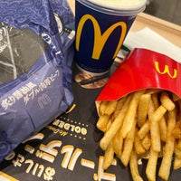 Photo taken at McDonald&amp;#39;s by Ri c. on 10/14/2022