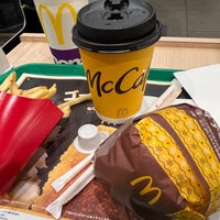 Photo taken at McDonald&amp;#39;s by Ri c. on 12/2/2022
