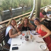 5/21/2018 tarihinde Michelle H.ziyaretçi tarafından Fisher&amp;#39;s at Orange Beach Marina'de çekilen fotoğraf