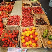 Photo taken at Parsons Green Farmers&amp;#39; Market by Kristof K. on 8/3/2014