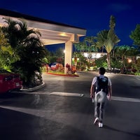 Снимок сделан в Maui Coast Hotel пользователем Mark J. 9/9/2022