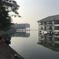 Photo taken at West Lake by Nam Nắn Nót on 12/11/2016