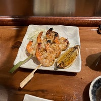 Foto diambil di Dragonfly Robata Grill &amp;amp; Sushi oleh Gonçal B. pada 5/27/2022