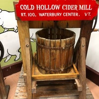 Photo taken at Cold Hollow Cider Mill by Diane W. on 9/28/2018
