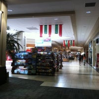 Das Foto wurde bei Paddock Mall von Dr. Randy C. am 11/21/2012 aufgenommen