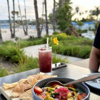 Das Foto wurde bei Beachside Restaurant and Bar von Laura S. am 9/7/2023 aufgenommen