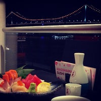 รูปภาพถ่ายที่ Hanami Sushi Bar + Dining โดย KING M. เมื่อ 4/9/2013