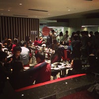Photo prise au Hanami Sushi Bar + Dining par KING M. le8/25/2013