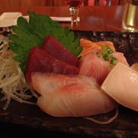 รูปภาพถ่ายที่ Bai Sushi โดย Alan M. เมื่อ 9/28/2012