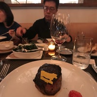 Foto scattata a BLT Steak da Annie P. il 10/4/2017