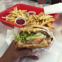 Photo taken at In-N-Out Burger by California Girl on 8/15/2015