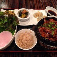 12/26/2014 tarihinde KO Modern Korean Cuisineziyaretçi tarafından KO Modern Korean Cuisine'de çekilen fotoğraf