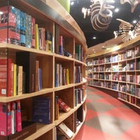 Foto tirada no(a) Livraria Cultura por Natália B. em 11/28/2012