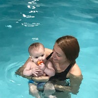 Foto tirada no(a) Swimjim Swimming Lessons por Ashley R. em 3/4/2018