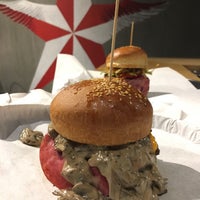 Foto tirada no(a) Burger Republic por kutlu o. em 10/17/2017