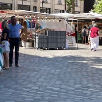 Photo taken at Marché Baudoyer by Gilles M. on 7/9/2022