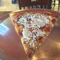 Foto diambil di Pazzo Big Slice Pizza oleh Irvin K. pada 5/4/2016