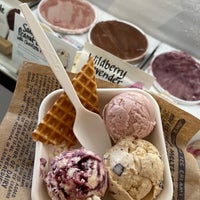 Das Foto wurde bei Jeni&amp;#39;s Splendid Ice Creams von Arlene W. am 6/3/2022 aufgenommen