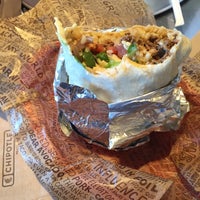 Photo taken at Chipotle Mexican Grill by Eugene P. on 12/19/2014