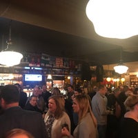 Das Foto wurde bei Tigin Irish Pub von Gregory G. am 12/6/2017 aufgenommen