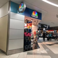 Photo taken at CNBC News &amp;amp; Gifts by Gregory G. on 9/17/2018