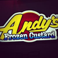 รูปภาพถ่ายที่ Andy&amp;#39;s Frozen Custard โดย @mybatutis เมื่อ 7/24/2013