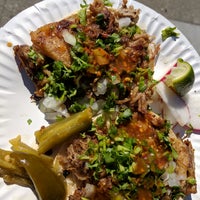 Photo taken at El Gallo Giro (Taco Truck) by Laurence B. on 9/23/2017