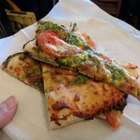 10/25/2017 tarihinde Laurence B.ziyaretçi tarafından Arizmendi Bakery Panaderia &amp;amp; Pizzeria'de çekilen fotoğraf