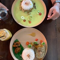 Das Foto wurde bei SukaSucre Bistro von Shazy S. am 12/27/2019 aufgenommen