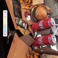 Foto diambil di 7/70 Pizza&amp;amp;Burger oleh Beyza A. pada 10/4/2018