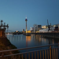 Das Foto wurde bei INNSIDE Düsseldorf Hafen von Nico D. am 7/5/2019 aufgenommen