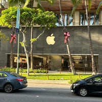 Photo taken at Apple Royal Hawaiian by LonelyBob a. on 1/13/2024
